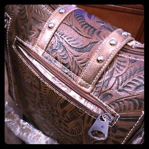 Casual Outfitters Concealed weapon purse.